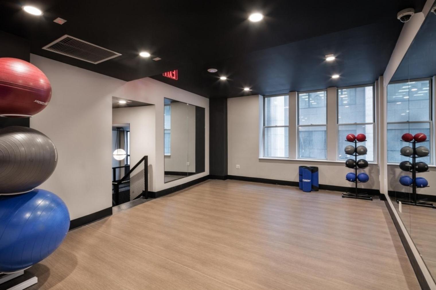 Fidi 1br W Golf Simulator Nr Freedom Tower Nyc-1343 Apartment *